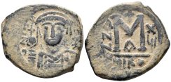Maurice Tiberius. 582-602. AE Follis (12.67g, 31mm). Nicomedia mint. Struck RY 17 (598/9). SB 512