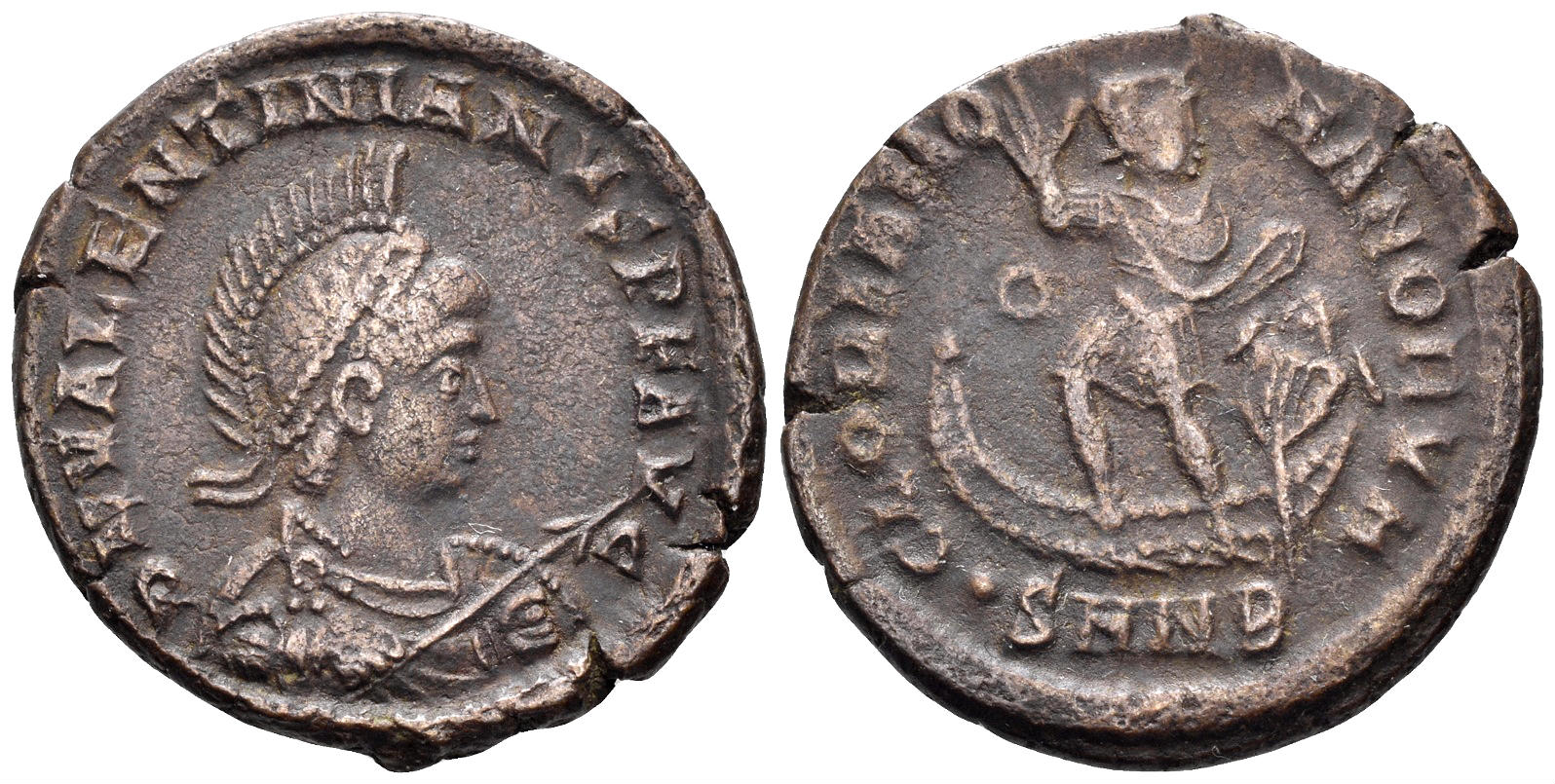 Valentinian II. 375-392 AD. AE2 (5.35g, 25mm). Nicomedia mint. Struck 379 AD. RIC 2b.4
